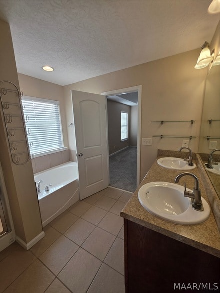 Building Photo - 6136 Old Post Lane