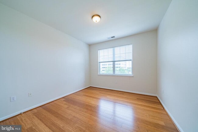 Building Photo - 12929 Centre Park Cir