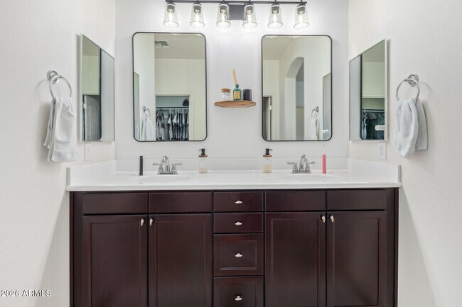 Building Photo - 1317 Eucalyptus Ln