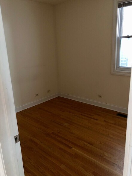 Building Photo - 1736 W Altgeld St