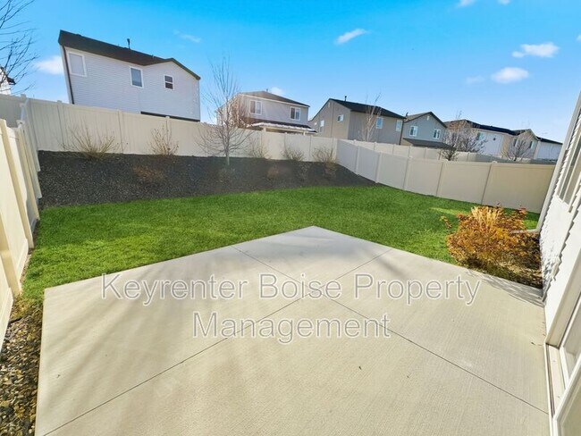 Building Photo - 2337 E Danzee Dr