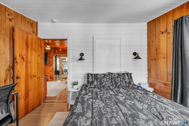 Building Photo - 12 Park Rd