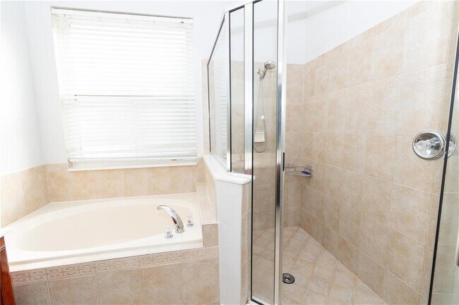 Building Photo - 9763 Moss Rose Way