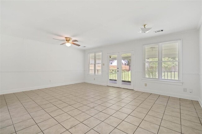 Building Photo - 105 Village Cir W