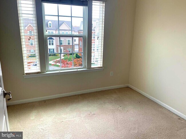 Building Photo - 9457 Virginia Jane Way