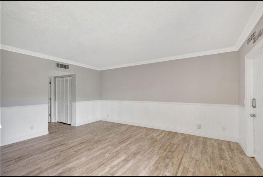 Building Photo - 4201 S Ocean Blvd