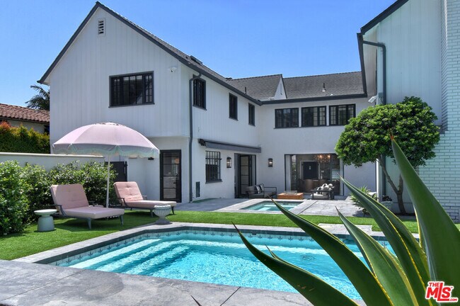 Building Photo - 5005 Los Feliz Blvd