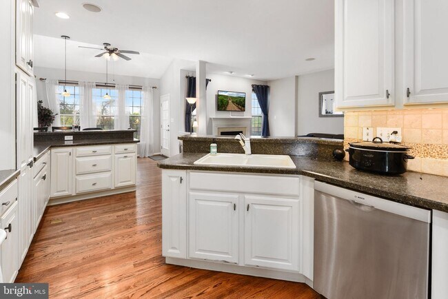 Building Photo - 158 Maloney Terrace