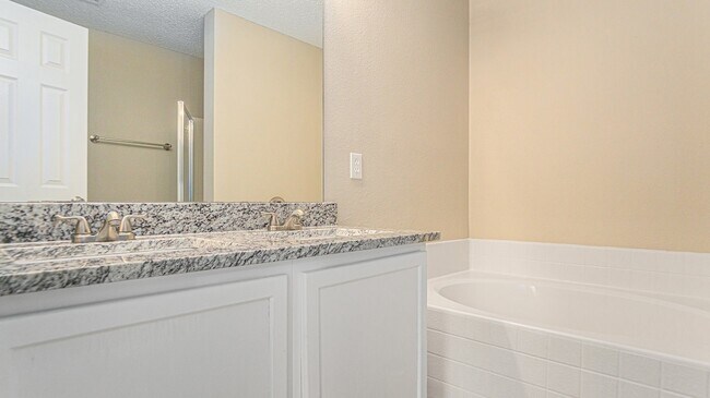 Building Photo - 8732 Hunters Point Way