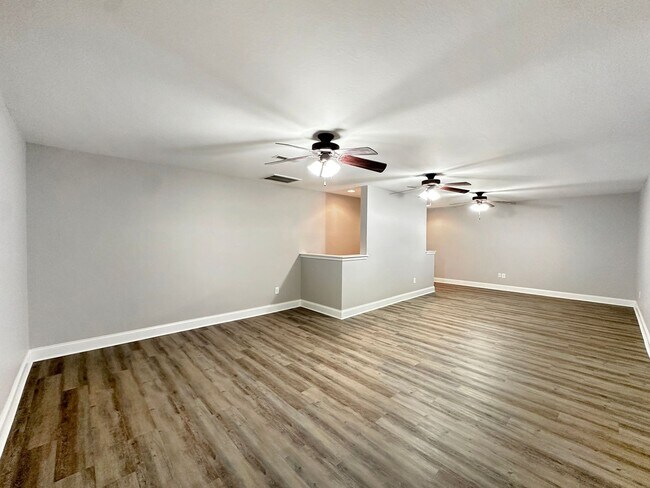 Building Photo - FOR RENT — Stunning One-Level Home in The Preserve, Oak Ridge’s Premier Lakefront Community