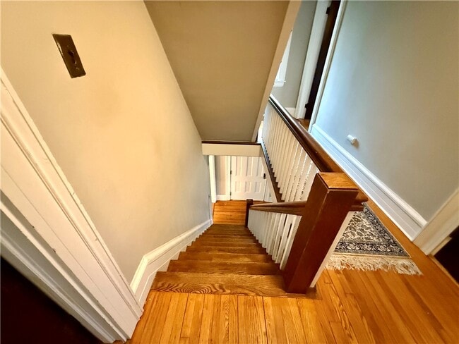 Building Photo - 221 Centennial Farm Ln