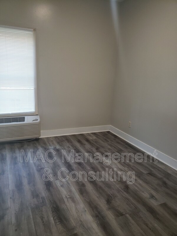 Building Photo - 1325 Virginia Ave