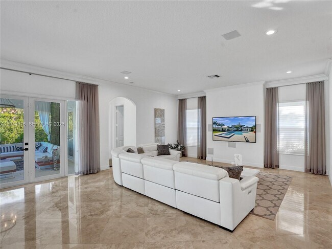 Building Photo - 14321 Jockey Cir