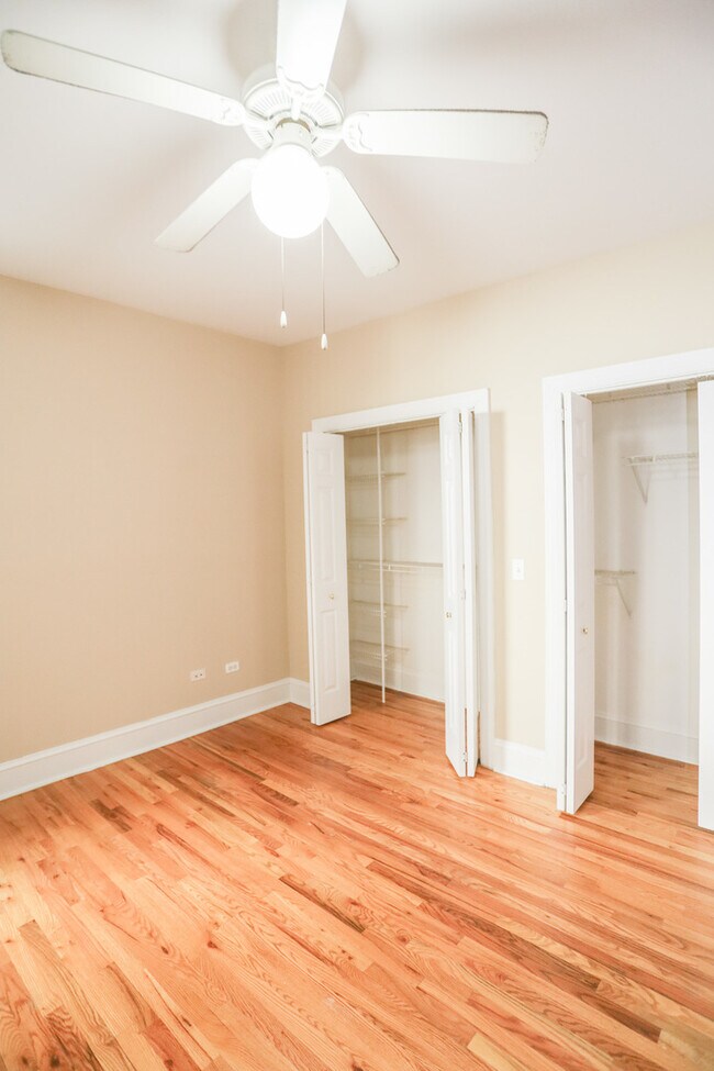 Building Photo - 3702 N Sheffield Ave