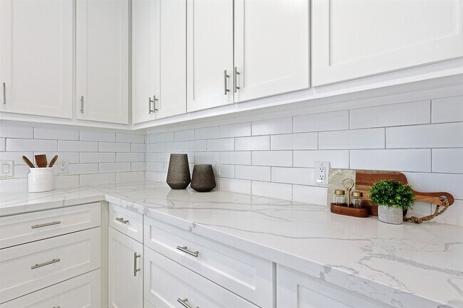 Building Photo - 514 E 29th St