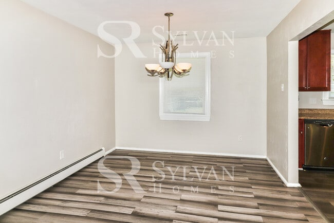 Building Photo - Easy living in this 3 BR, 1 BA Rancher