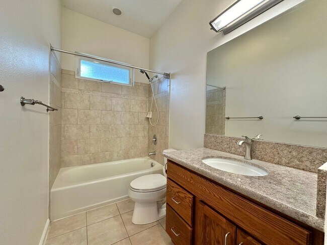 Building Photo - 3 Bedroom / 2.5 Bathroom House for rent in the Waiolani Mauka Subdivision. Pet friendly!