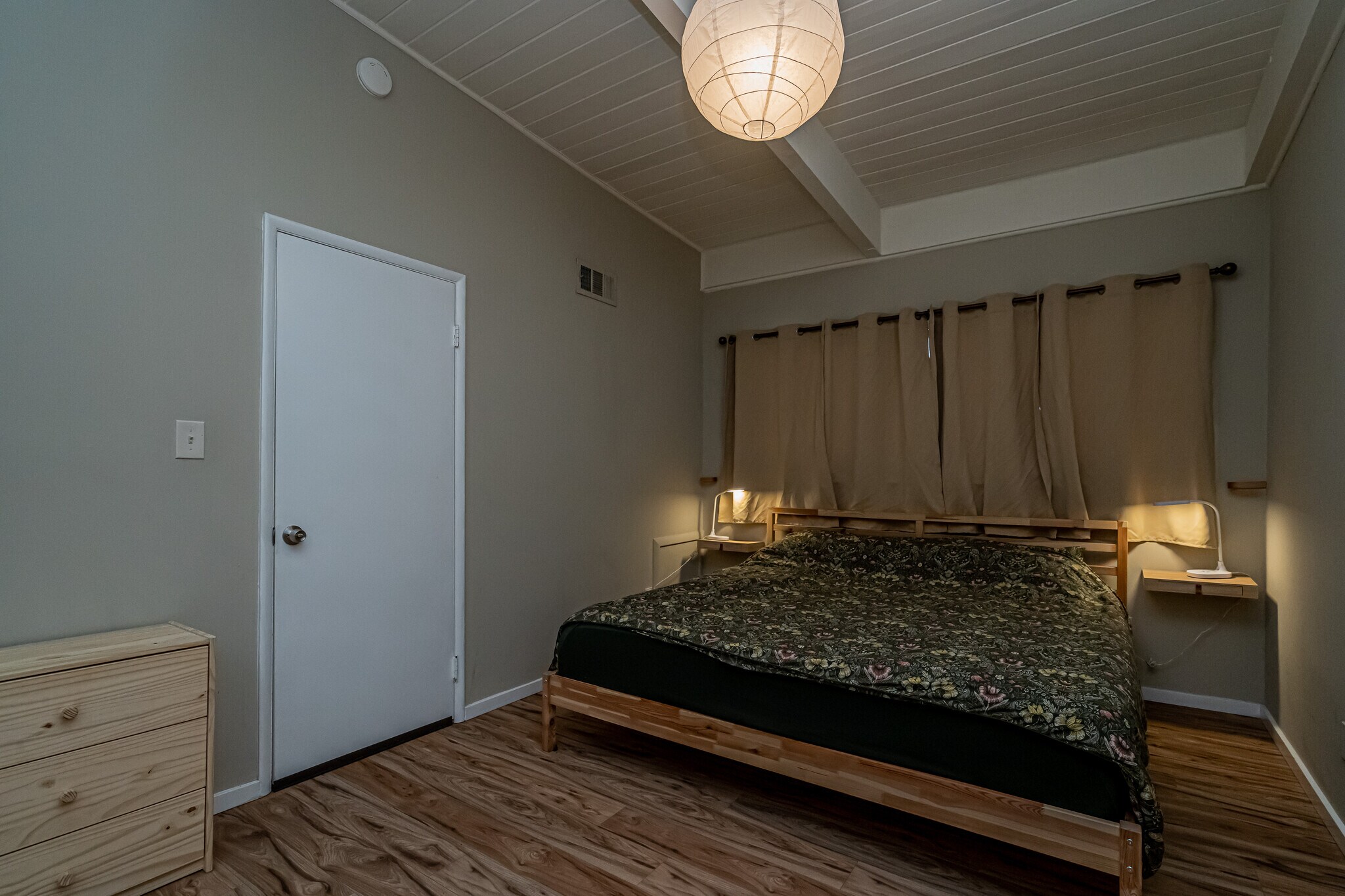 Building Photo - 4965 Americana Dr