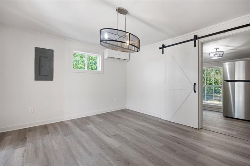 Building Photo - 24 E Iron Belt Rd SE