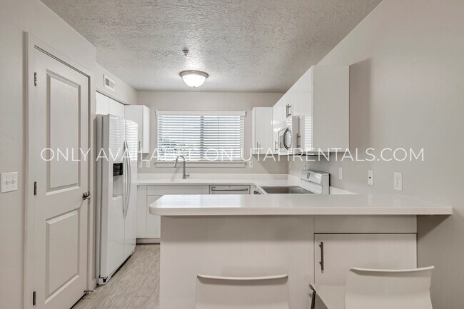 Building Photo - 1081 W 993 N