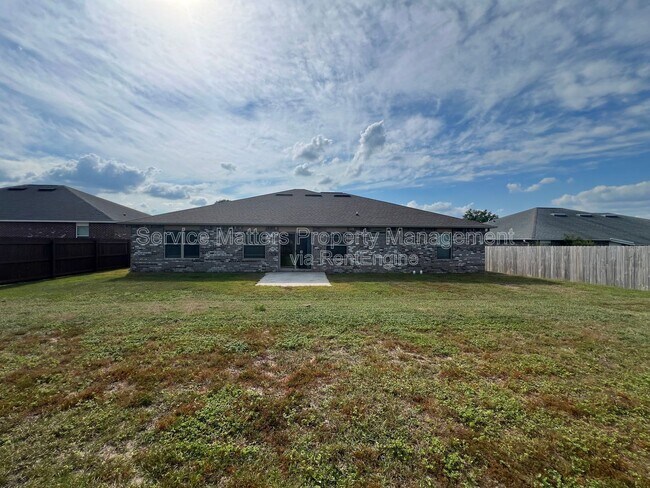 Building Photo - 7037 Season Dr