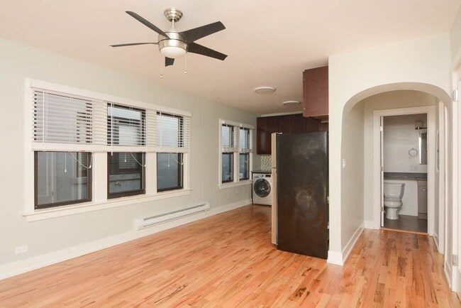 Building Photo - 811 Elm St