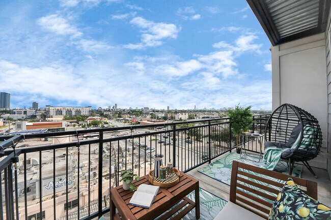 Building Photo - 1111 Shepherd Dr