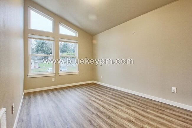 Building Photo - BRAND NEW! Unit 209-B: 3 Bed, 2.5 Bath Tow...