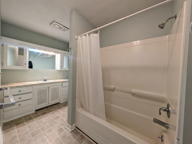 Building Photo - 116 High St