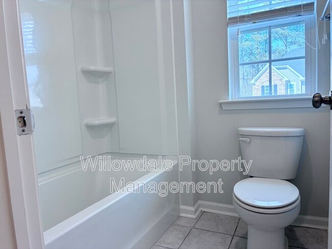 Building Photo - 1112 Lakebrink Dr