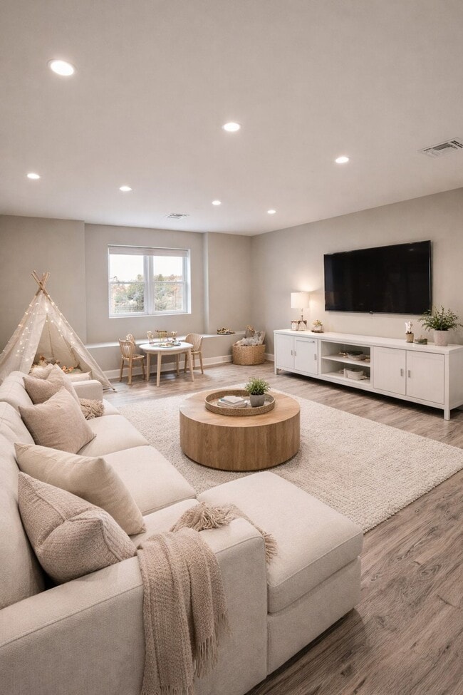 Building Photo - 2BR + Bonus Space in Downtown Somerville