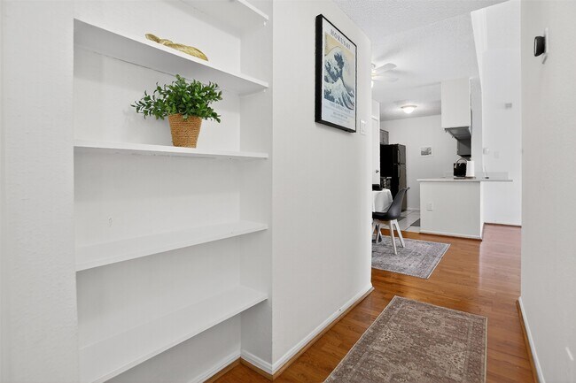 Building Photo - 3770 Lovers Wood Ln