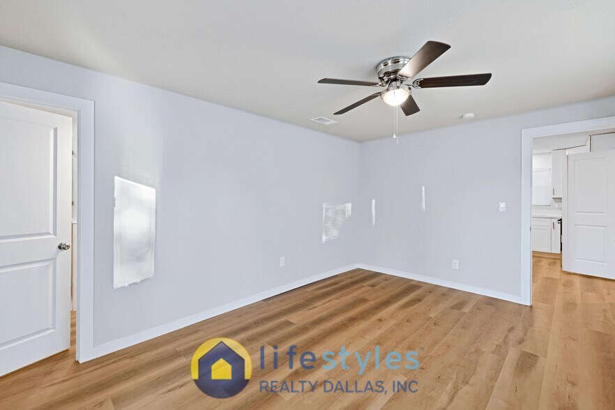 Building Photo - 717 Bonham St