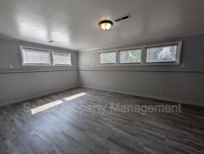 Building Photo - 6315 Midfield Dr
