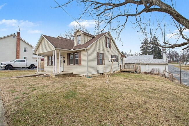 Building Photo - 3 Bedroom Cape Code house in Newville