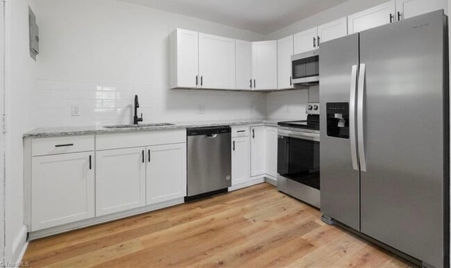 Building Photo - 312 Vance St