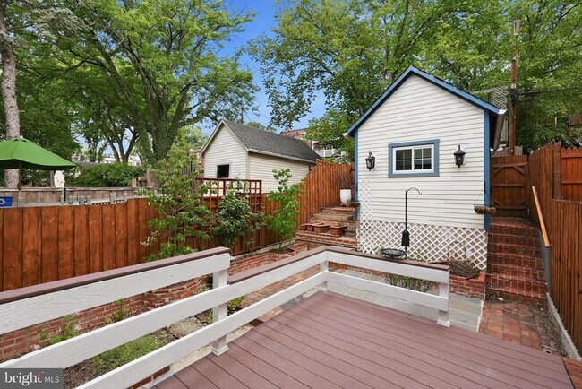 Building Photo - 3839 Beecher St NW
