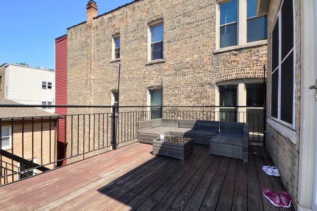 Building Photo - 2554 W Augusta Blvd