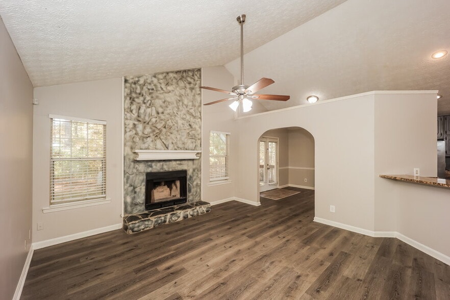 Building Photo - 1216 Gallatin Ct