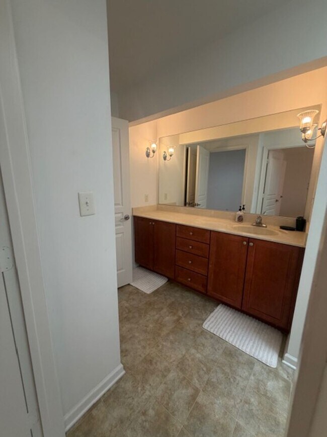 Building Photo - 5301 Brinsley Ln