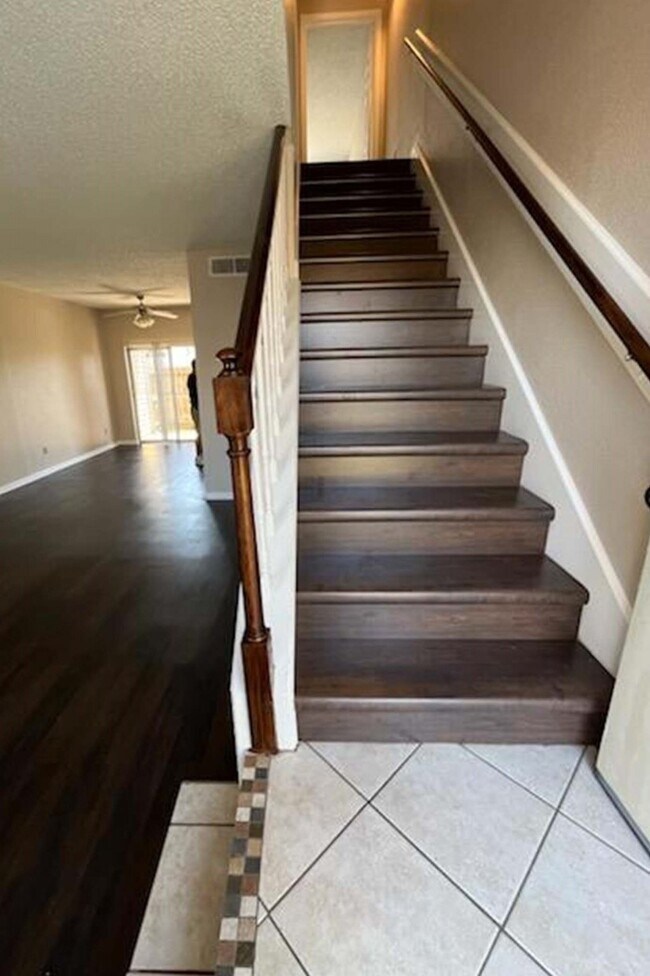 Building Photo - 3600 Jeanetta St