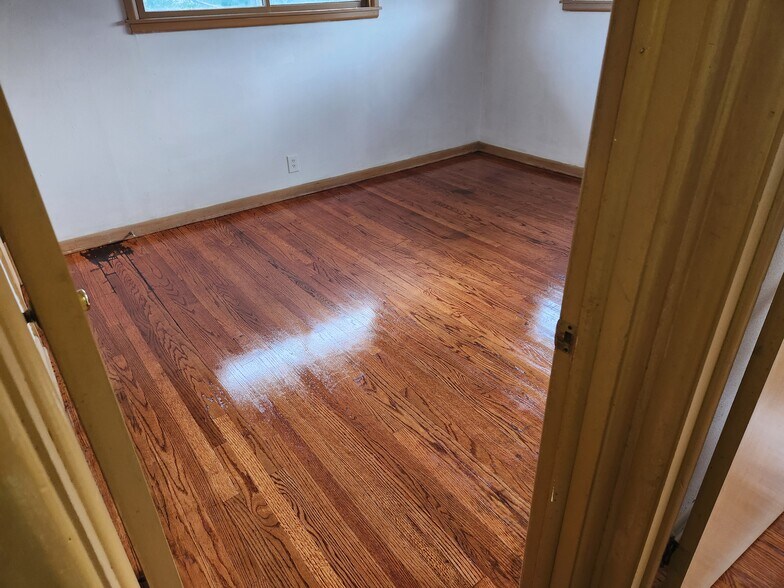 Building Photo - 7223 W Lakefield Dr