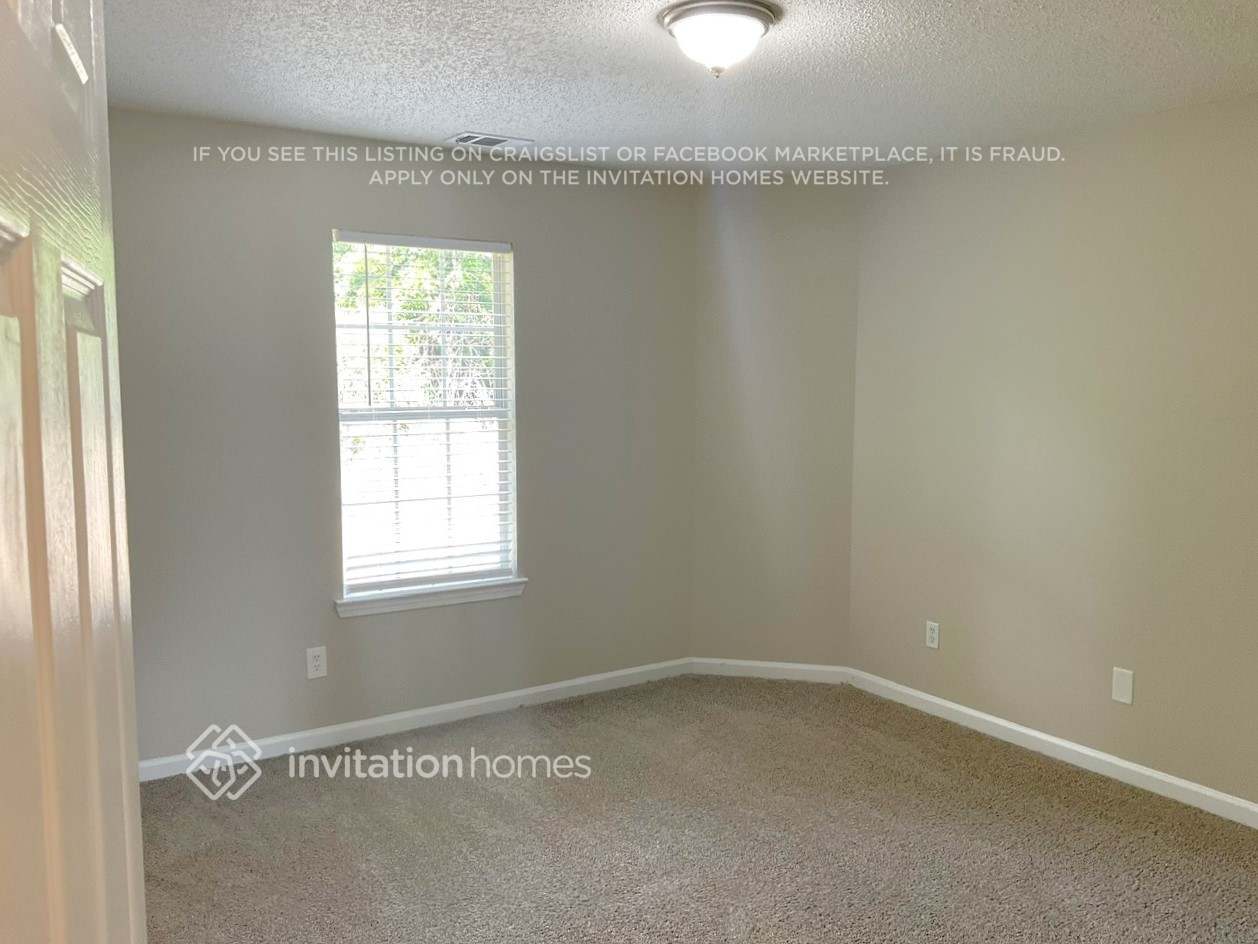 Building Photo - 5941 Colonnade Dr