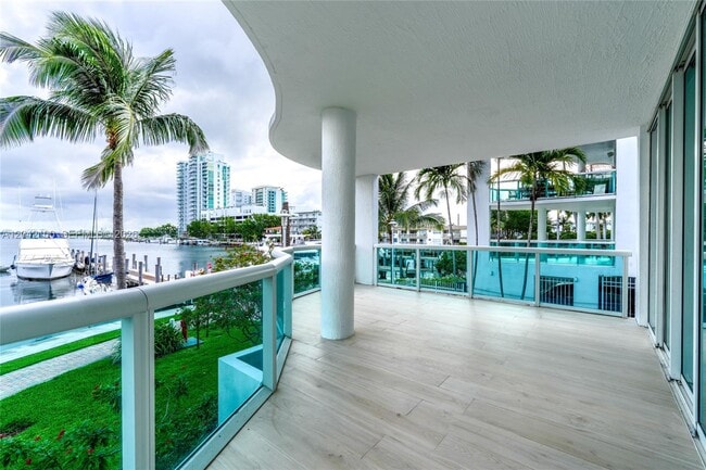 Building Photo - 7914 Harbor Island Dr