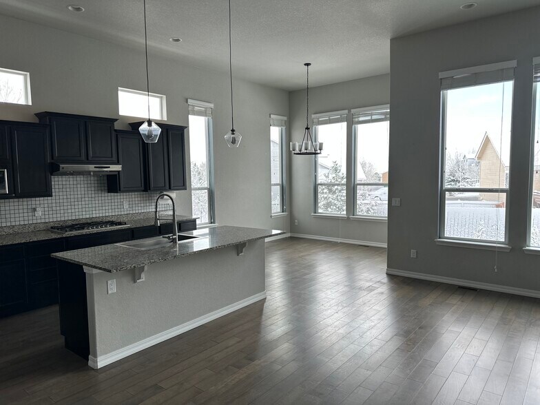 Building Photo - 17451 Leisure Lake Dr