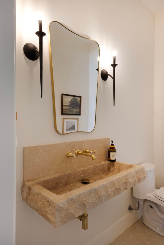 Building Photo - 80805 Vista Bonita Trail