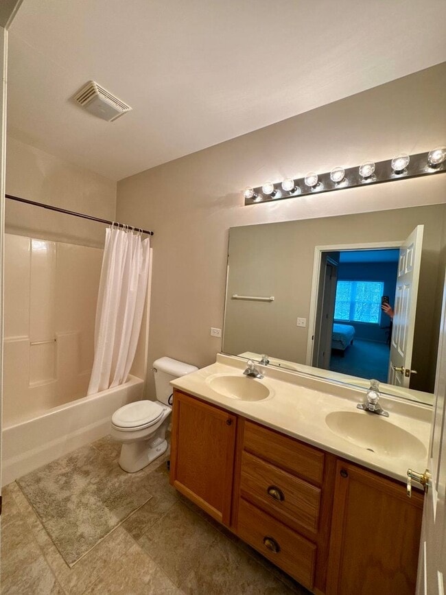 Building Photo - 5261 Pebble Ln