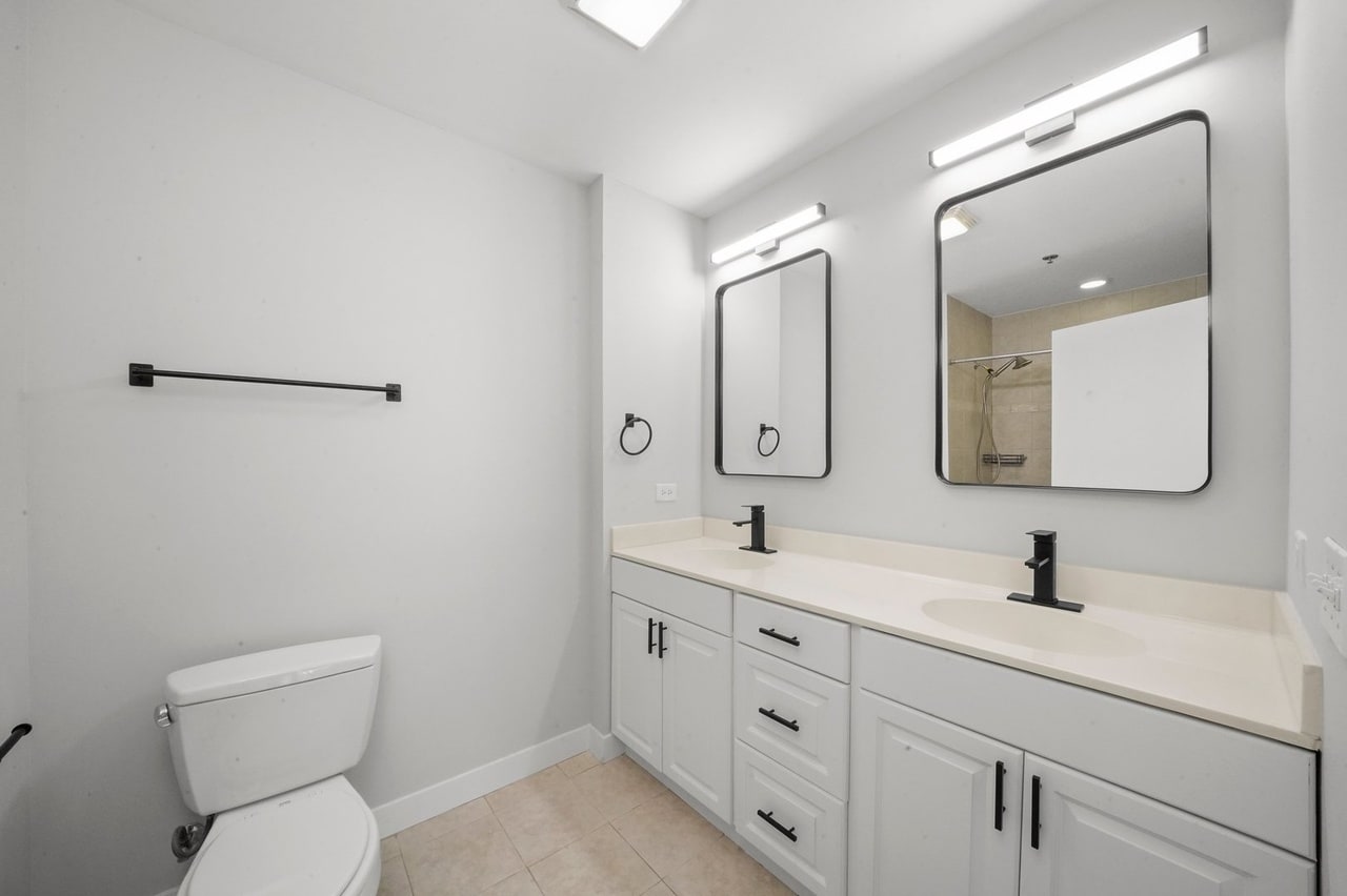 Building Photo - 2 S Leavitt St