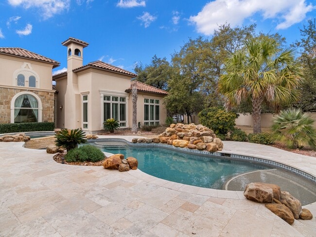 Building Photo - 202 Wellesley Loop