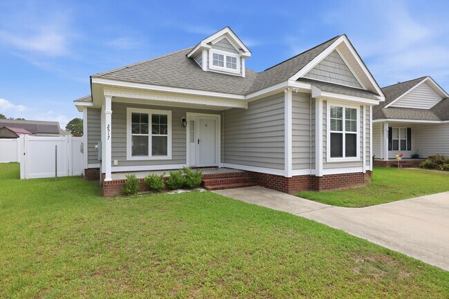 Building Photo - 2517 Sawgrass Dr